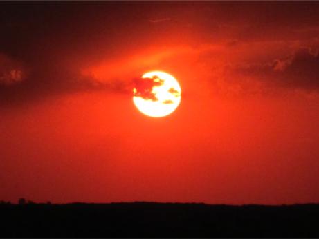 真っ赤な夕陽