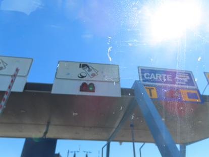 イタリア高速道路、有料道路の料金ブースの様子